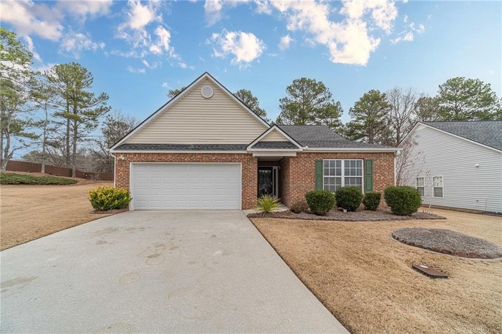 3 bedroom, 2 bathroom, 1,565 sq ft single family residence sold at 946 Village View Circle, Loganville, GA 30052