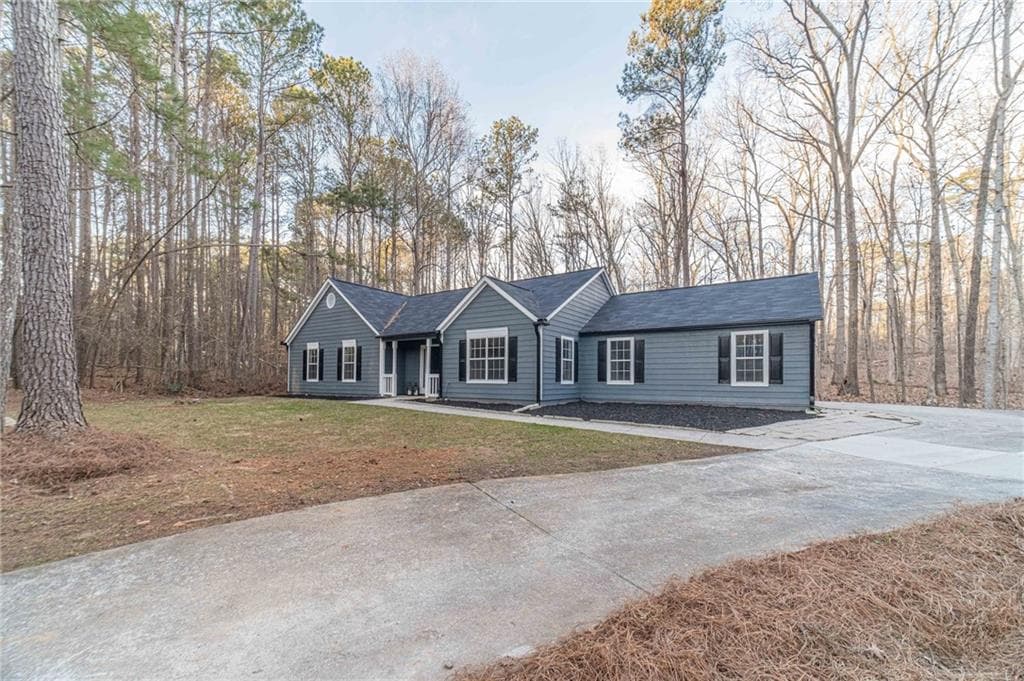 3 bedroom, 2 bathroom single family residence sold at 1359 Millhollow Drive, Monroe, GA 30655