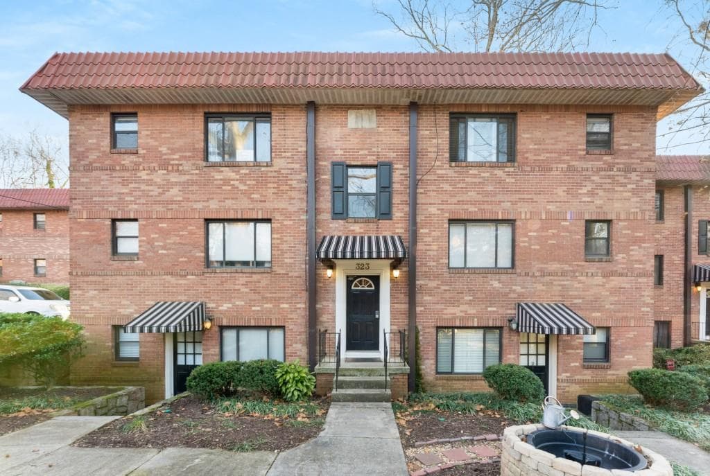 1 bedroom, 1 bathroom, 435 sq ft condominium sold at 323 3rd Street 5, Atlanta, GA 30308