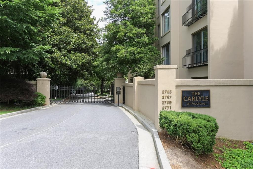 2 bedroom, 2 bathroom condominium sold at 2769 Peachtree Road 4, Atlanta, GA 30305