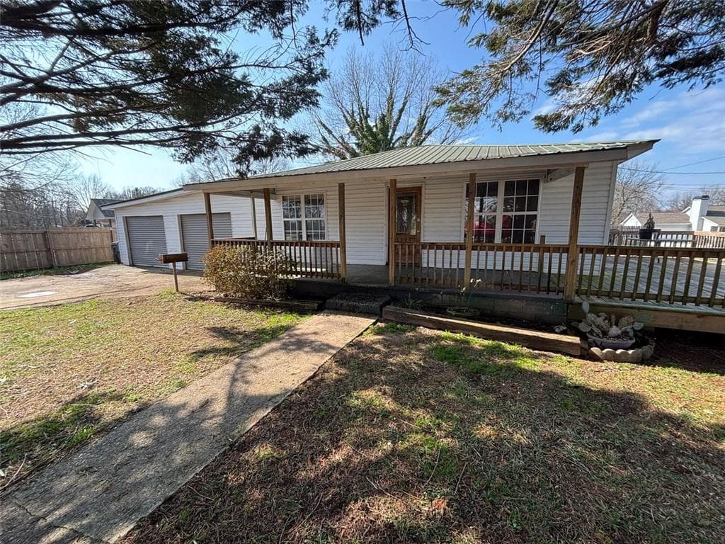 2 bedroom, 1 bathroom single family residence sold at 6205 HELEN Street, Lula, GA 30554