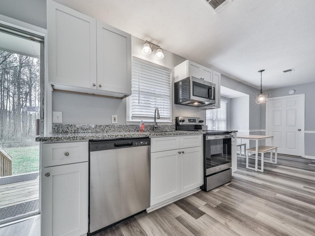525 Henson Circle, Carrollton, GA 30117 — most recent listing photo