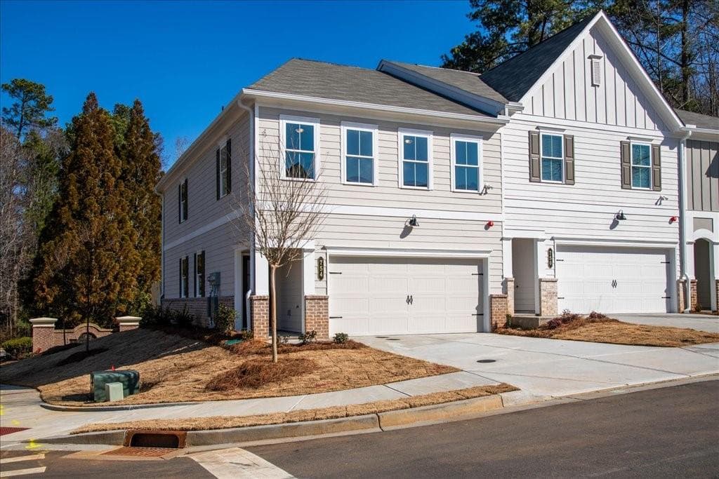 3 bedroom, 3 bathroom townhouse sold at 754 Trevett Way, Marietta, GA 30062