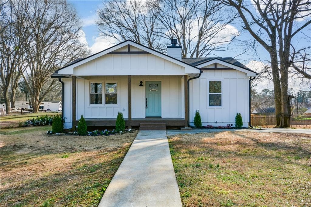 3 bedroom, 3 bathroom single family residence sold at 960 Sharon Circle, Smyrna, GA 30080 — photo 1 of 1