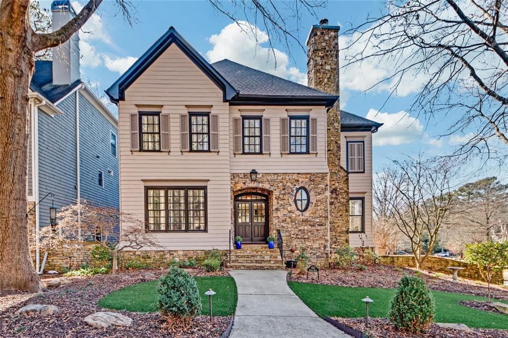 4 bedroom, 4 bathroom, 3,467 sq ft single family residence sold at 1527 Markan Drive, Atlanta, GA 30306