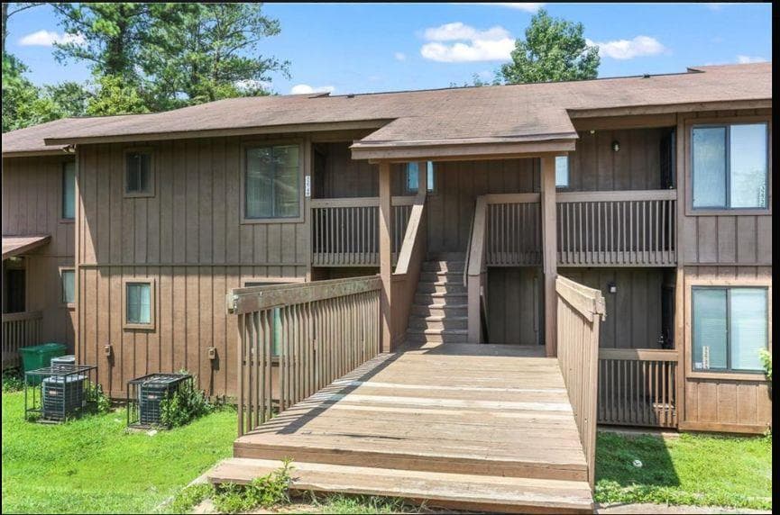 1 bedroom, 1 bathroom condominium sold at 3274 BLAZING PINE Knoll A, Decatur, GA 30034