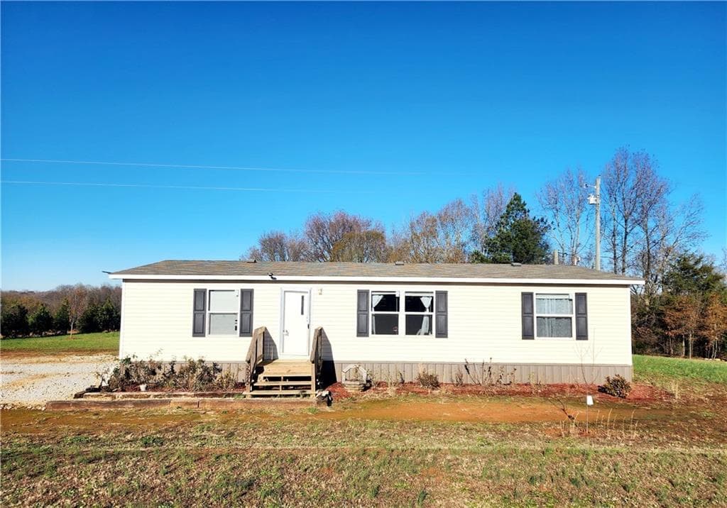 3 bedroom, 2 bathroom single family residence sold at 3525 Athens Road, Royston, GA 30662