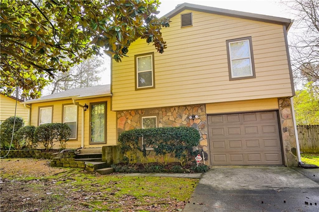 3 bedroom, 2 bathroom single family residence sold at 6929 Hickory Log Road, Austell, GA 30168