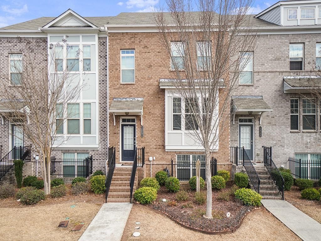 3 bedroom, 4 bathroom townhouse sold at 2659 Village Park Bend, Duluth, GA 30096