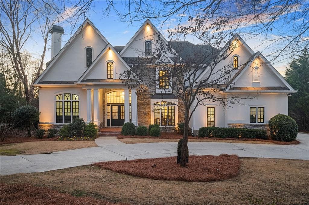 4 bedroom, 5 bathroom single family residence sold at 3172 Ashford Dunwoody Road, Brookhaven, GA 30319