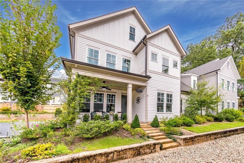 4 bedroom, 4 bathroom, 2,582 sq ft townhouse sold at 652 Juneberry Lane A, Atlanta, GA 30316