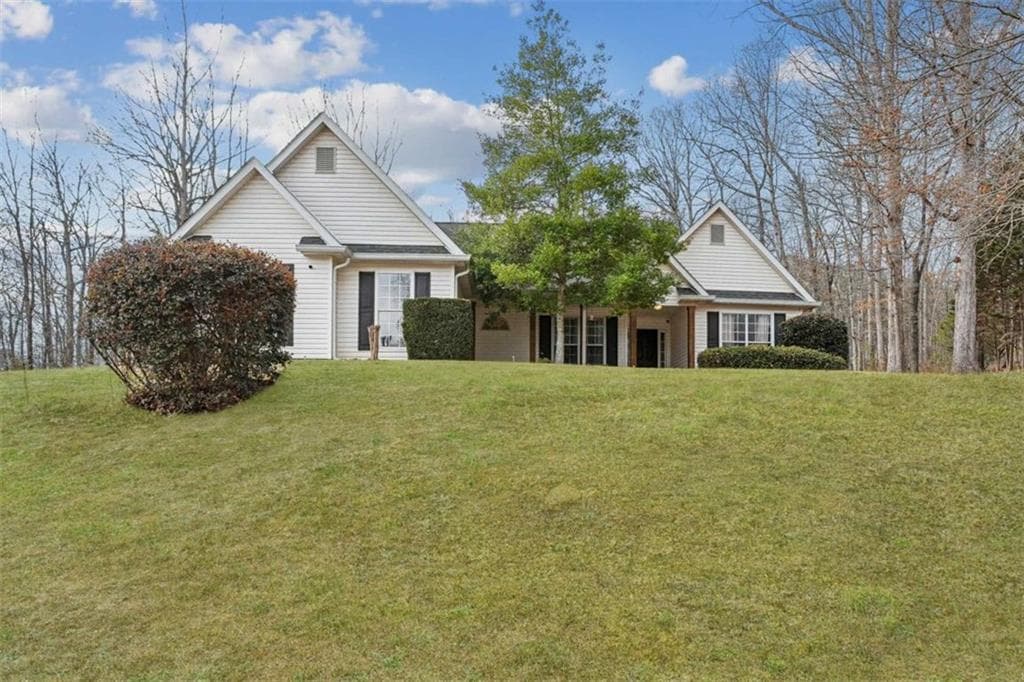 3 bedroom, 2 bathroom single family residence sold at 124 Hampton Brooke Drive, Hampton, GA 30228