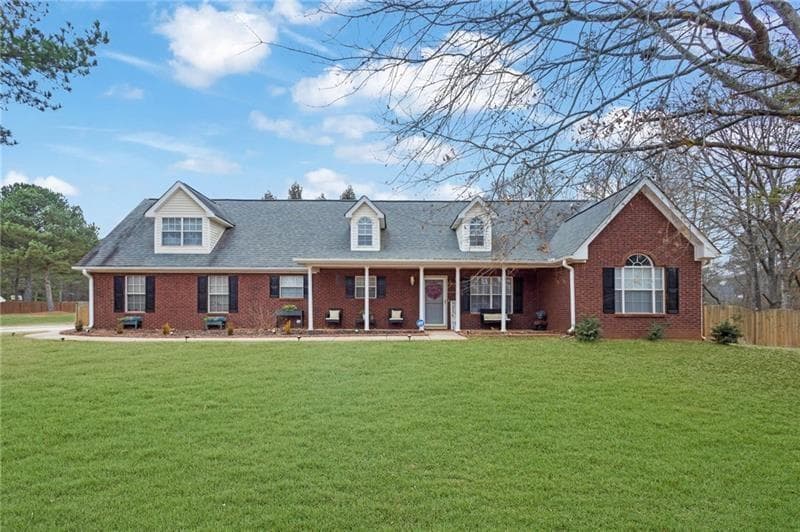3 bedroom, 3 bathroom single family residence sold at 1200 Bur Oak Court, Mcdonough, GA 30252
