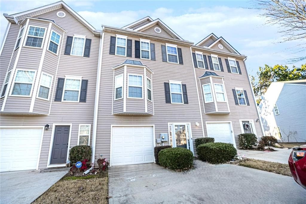 2 bedroom, 3 bathroom townhouse sold at 5059 Timber Hills Drive, Oakwood, GA 30566