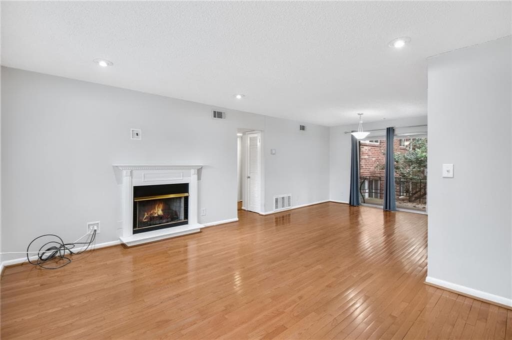 2 bedroom, 2 bathroom, 1,040 sq ft condominium sold at 4266 Roswell Road K3, Atlanta, GA 30342