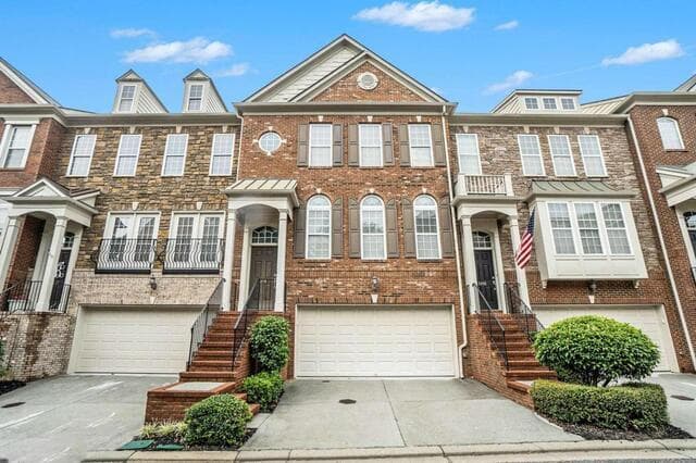 4 bedroom, 4 bathroom, 2,328 sq ft townhouse sold at 5104 Leeshire Trail 64, Atlanta, GA 30339