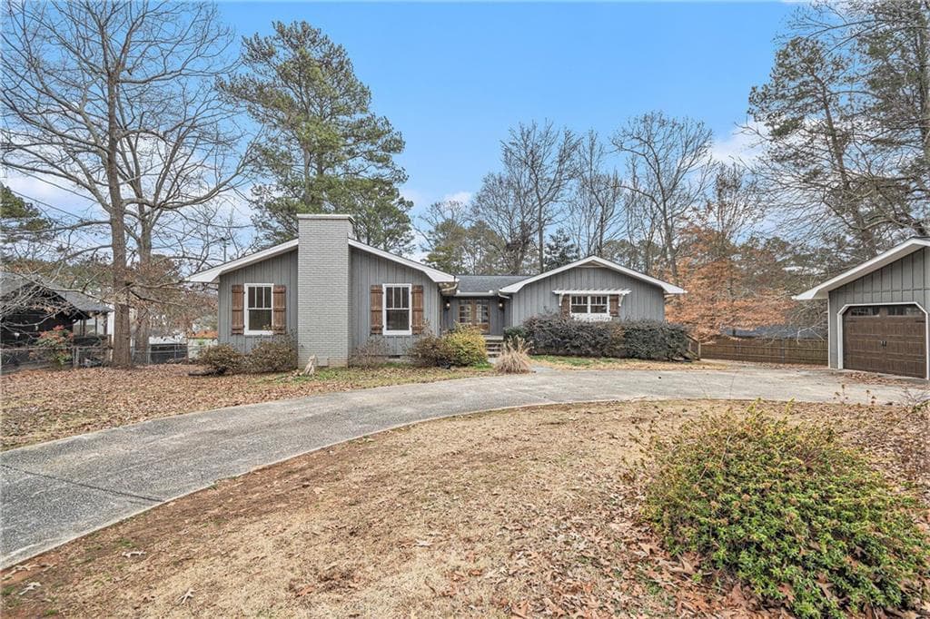 3 bedroom, 4 bathroom single family residence sold at 185 Nickajack Road, Mableton, GA 30126