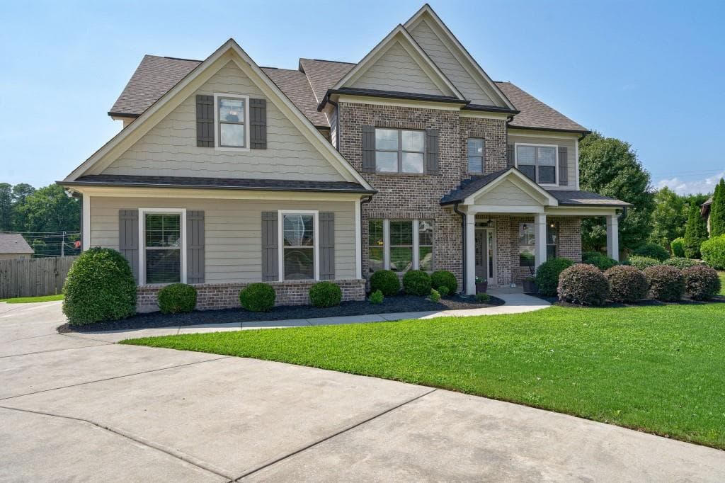 5 bedroom, 5 bathroom single family residence sold at 2239 Granite Path Court, Bethlehem, GA 30620