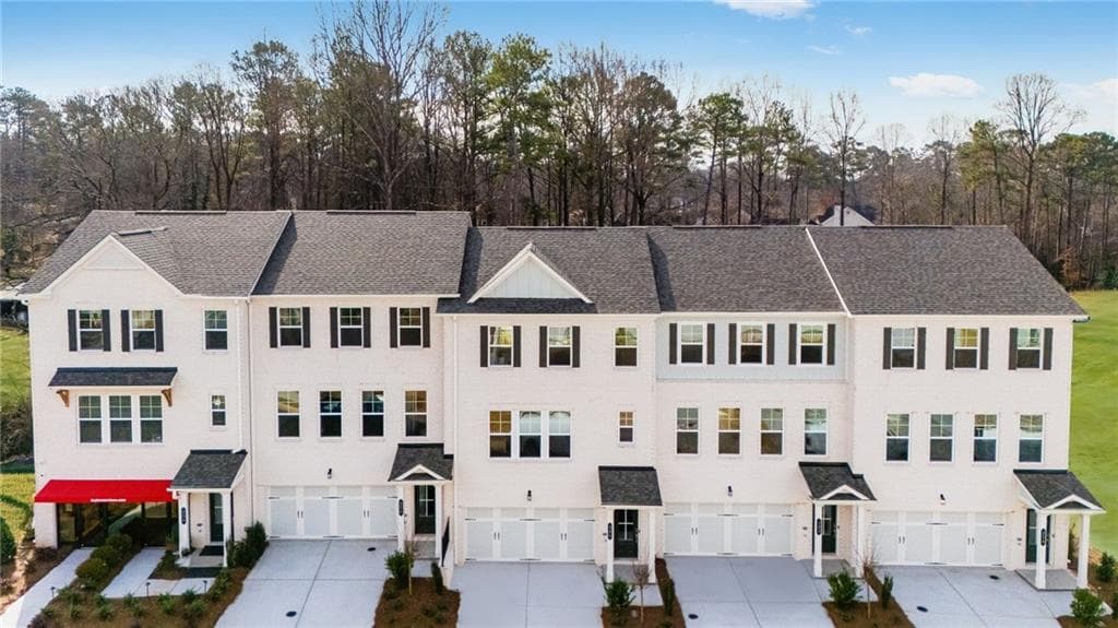 3 bedroom, 4 bathroom townhouse sold at 246 Lytham Drive, Mableton, GA 30126
