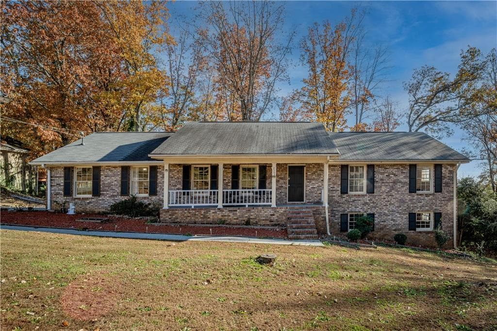 3 bedroom, 2 bathroom single family residence sold at 2384 Cambridge Street, Snellville, GA 30078