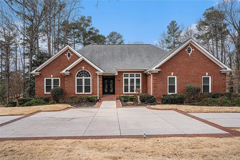 5 bedroom, 5 bathroom single family residence sold at 8307 Greenview Drive, Jonesboro, GA 30236