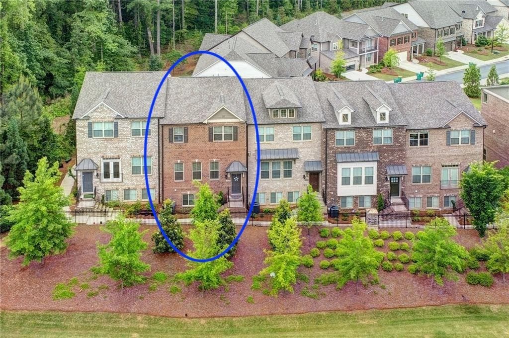 4 bedroom, 4 bathroom townhouse sold at 5528 Cameron Parc Drive, Johns Creek, GA 30022