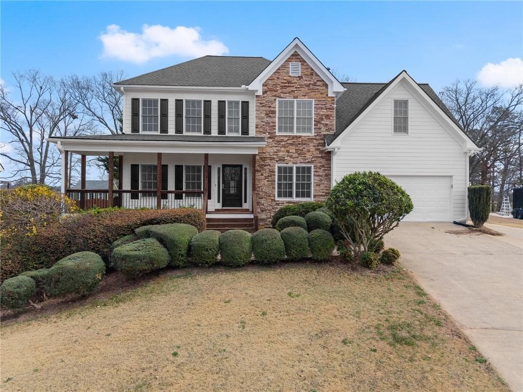 3 bedroom, 3 bathroom, 2,673 sq ft single family residence sold at 7135 Creek Ridge Drive, Gainesville, GA 30506
