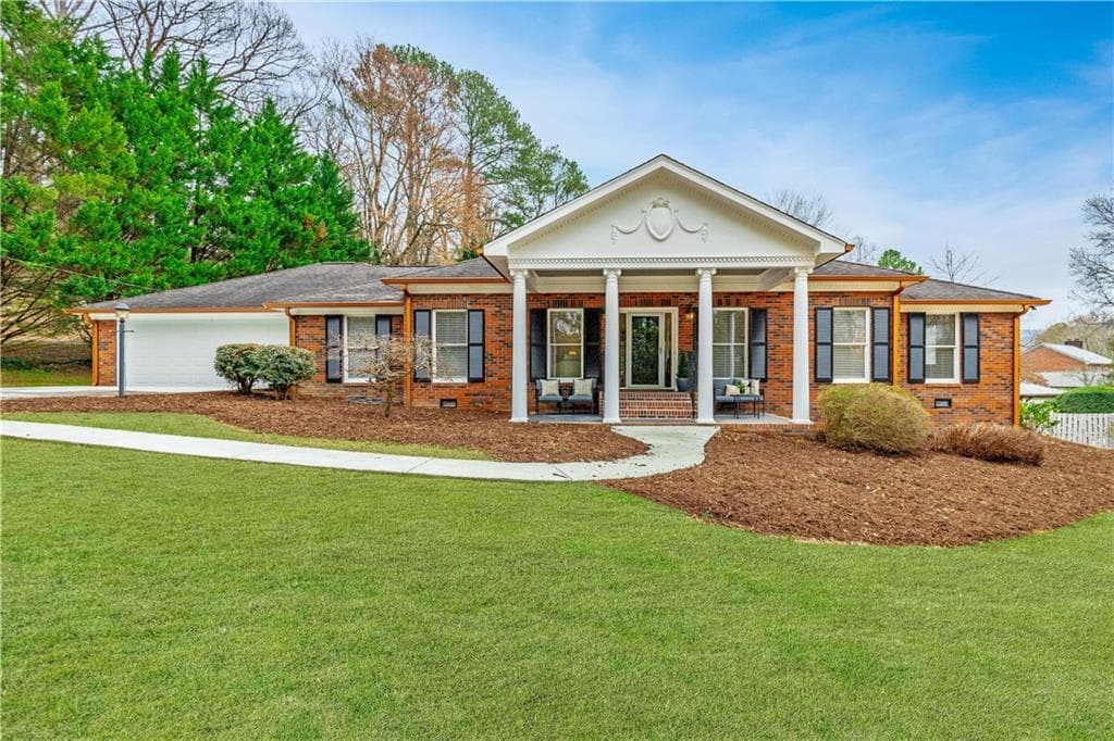 3 bedroom, 3 bathroom single family residence sold at 1805 Southmont Drive, Dalton, GA 30720