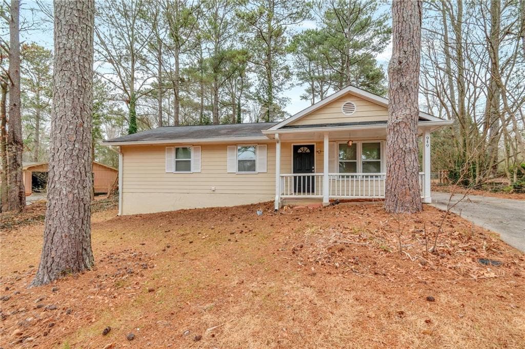 3 bedroom, 2 bathroom single family residence sold at 949 Rock Oak Lane, Lawrenceville, GA 30046