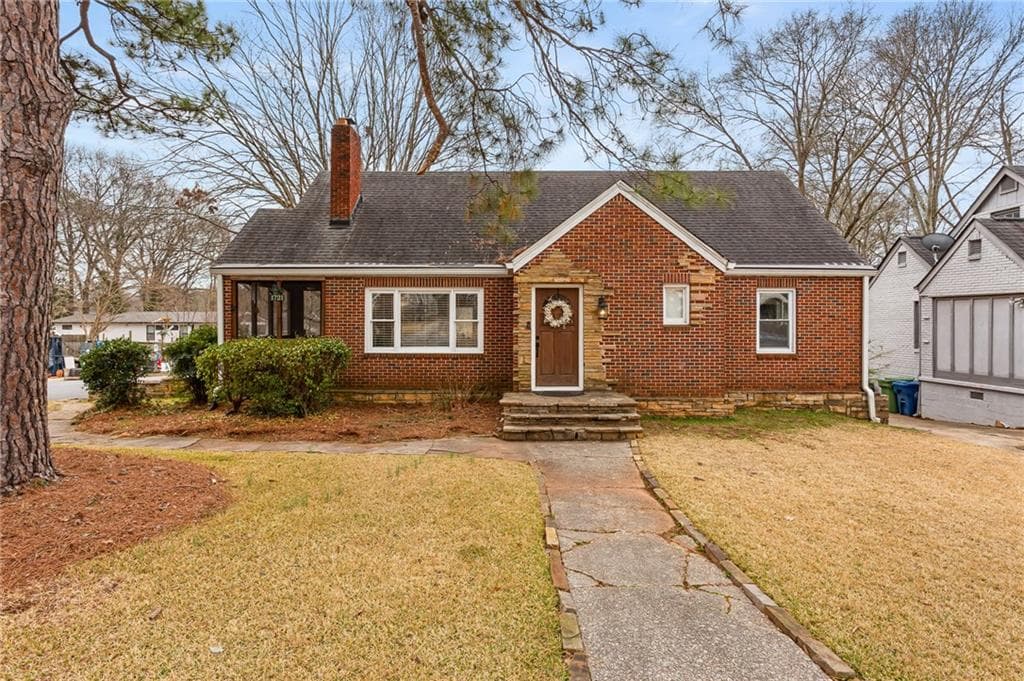 4 bedroom, 2 bathroom, 1,704 sq ft single family residence sold at 1721 Clifton Way, Atlanta, GA 30316