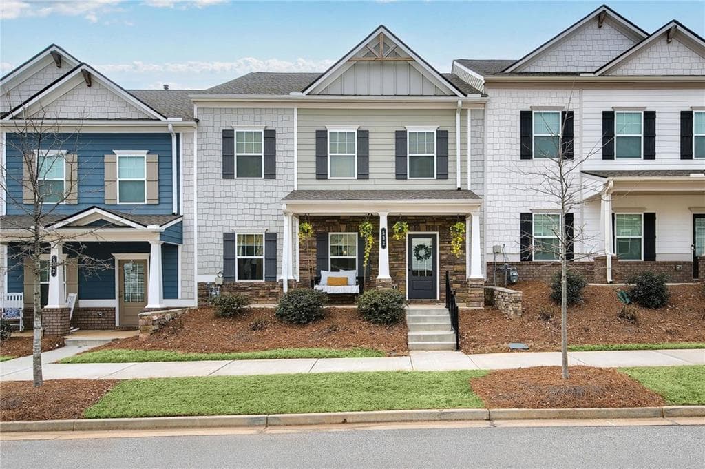 3 bedroom, 3 bathroom townhouse sold at 532 Green Street, Lawrenceville, GA 30046