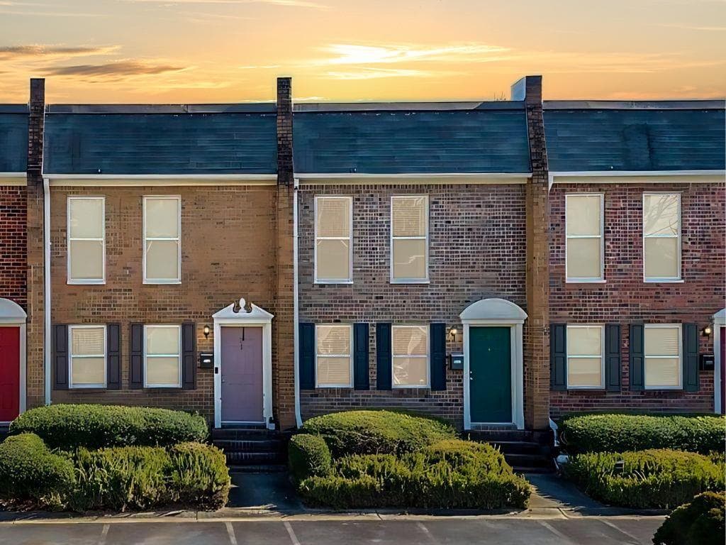 245 Winding River Drive E, Atlanta, GA 30350 — most recent listing photo
