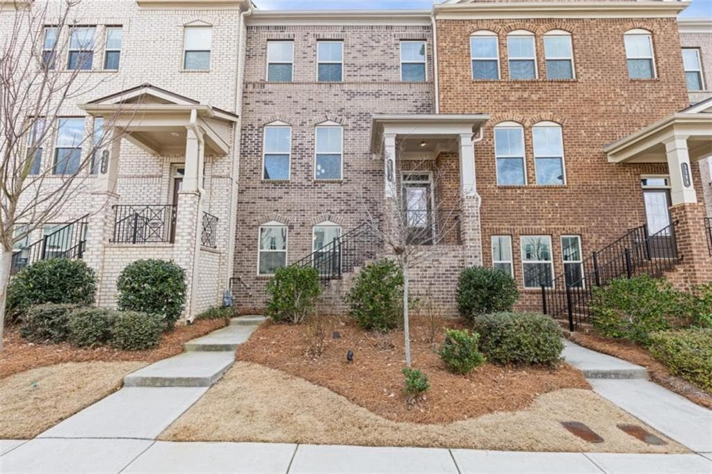 4 bedroom, 4 bathroom townhouse sold at 3374 Grey Street, Duluth, GA 30096