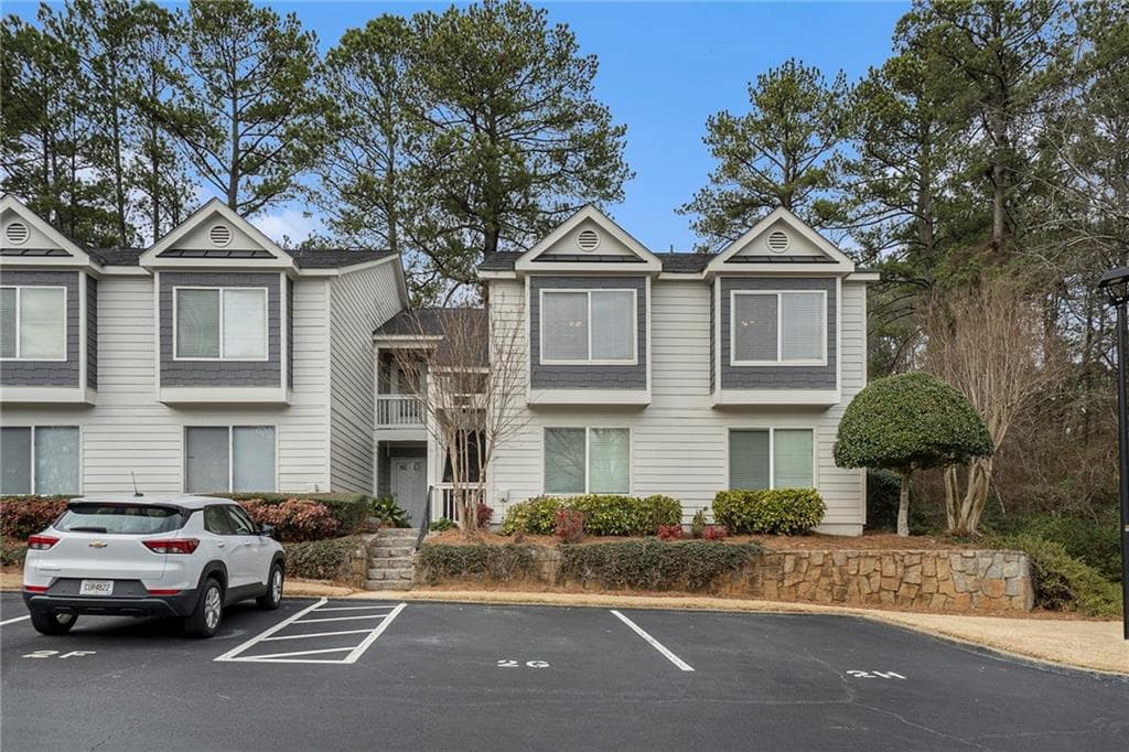 2 bedroom, 2 bathroom, 1,436 sq ft condominium sold at 28 Arbor End, Smyrna, GA 30080 — photo 1 of 1