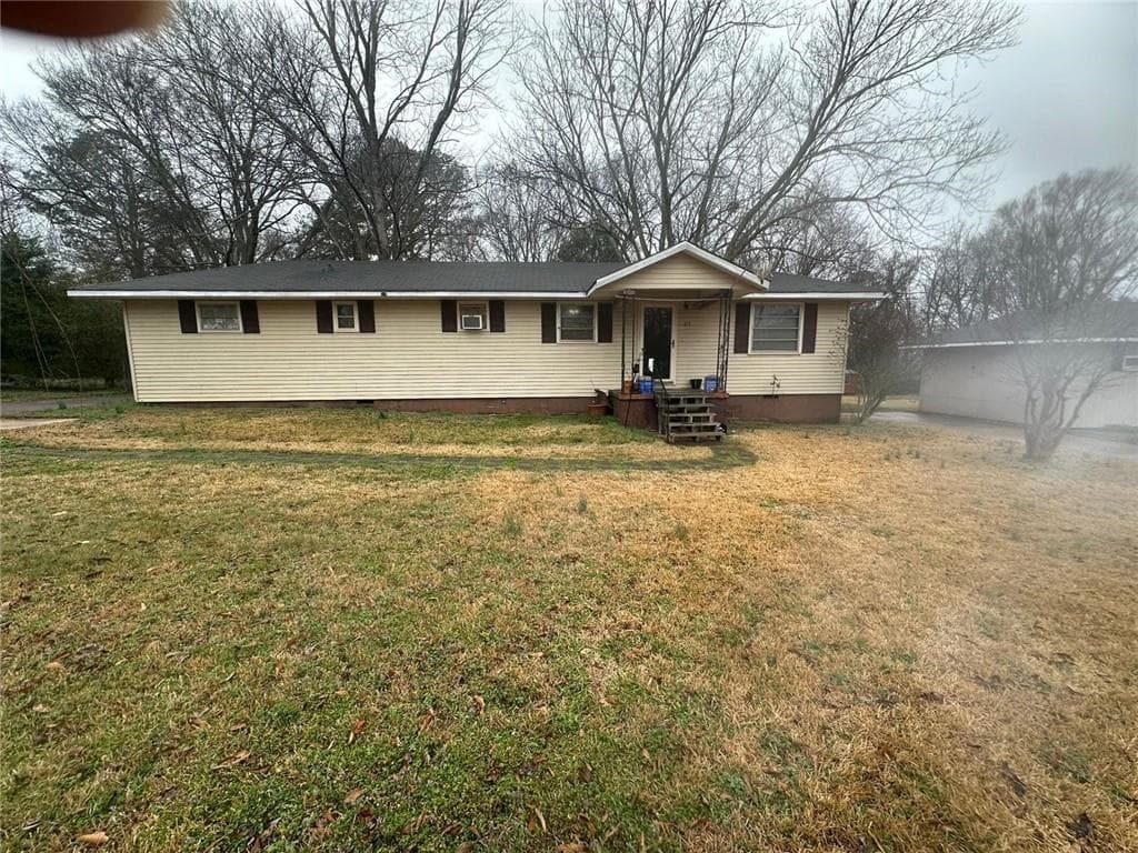 3 bedroom, 1 bathroom single family residence sold at 115 1st Avenue, Griffin, GA 30223