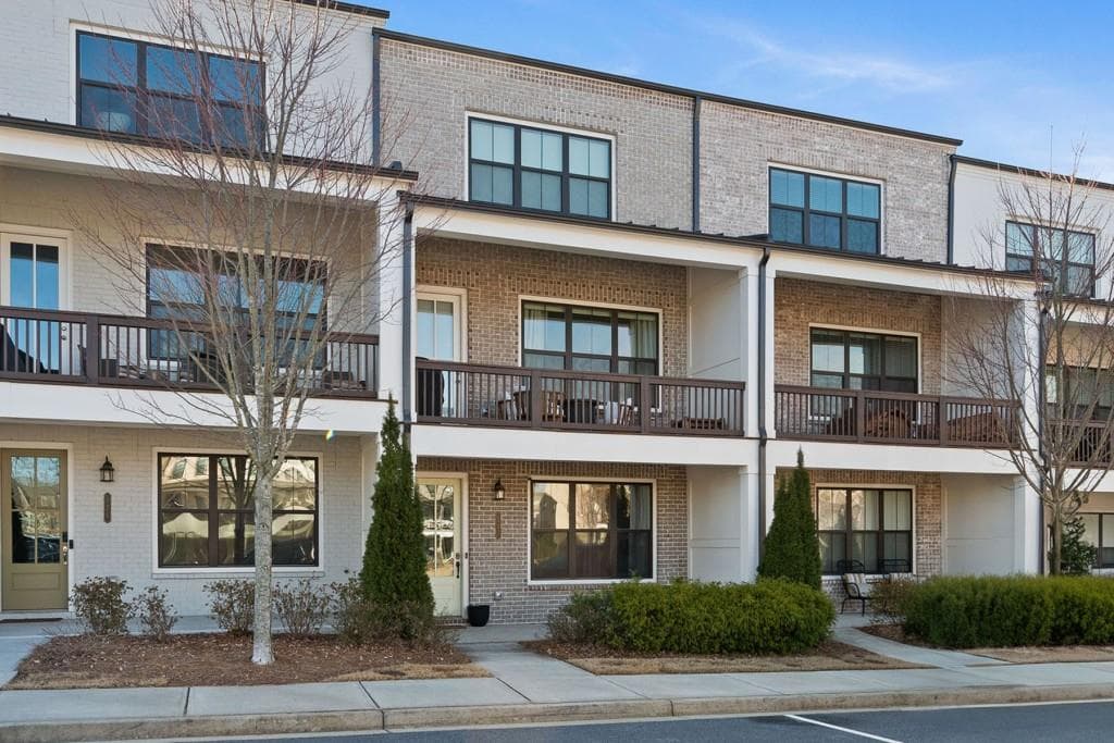 127 Harlow Circle, Roswell, GA 30076 — most recent listing photo
