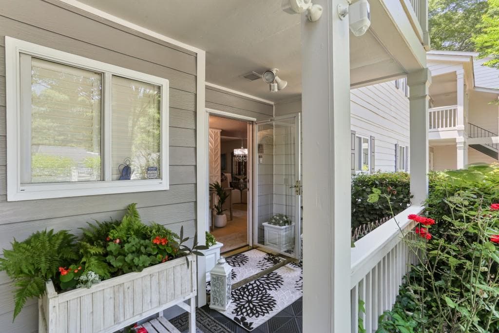 1 bedroom, 2 bathroom condominium sold at 13 Little Silver Court, Smyrna, GA 30080 — photo 1 of 1