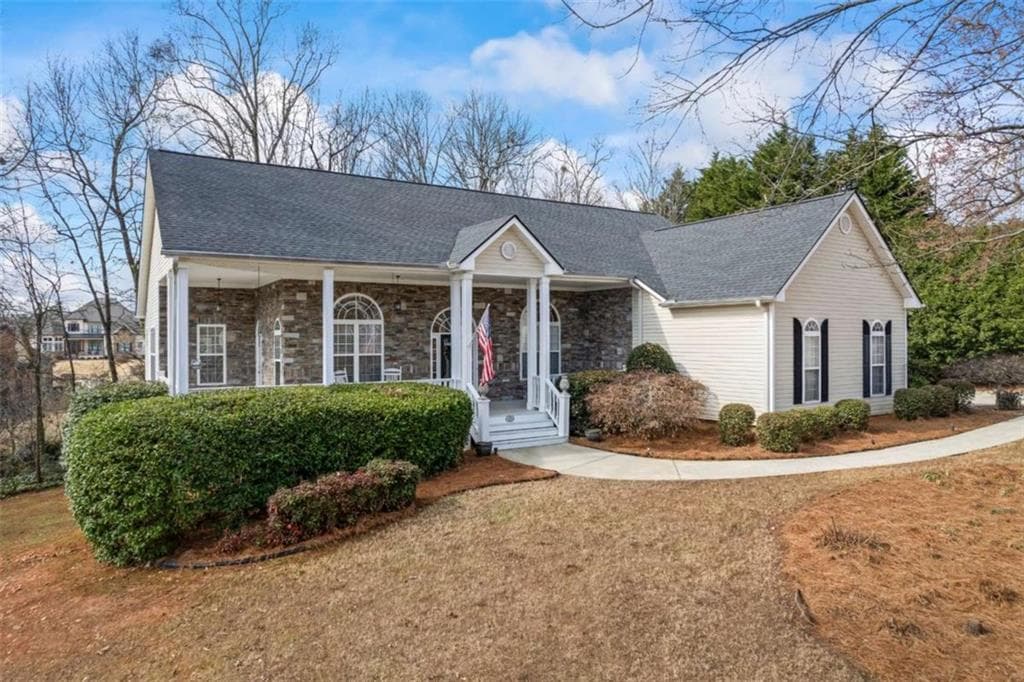 4 bedroom, 3 bathroom single family residence sold at 269 Thornhill Circle, Jefferson, GA 30549