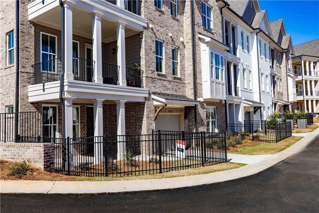 5104 Bandolino Lane 329, Peachtree Corners, GA 30092 — most recent listing photo