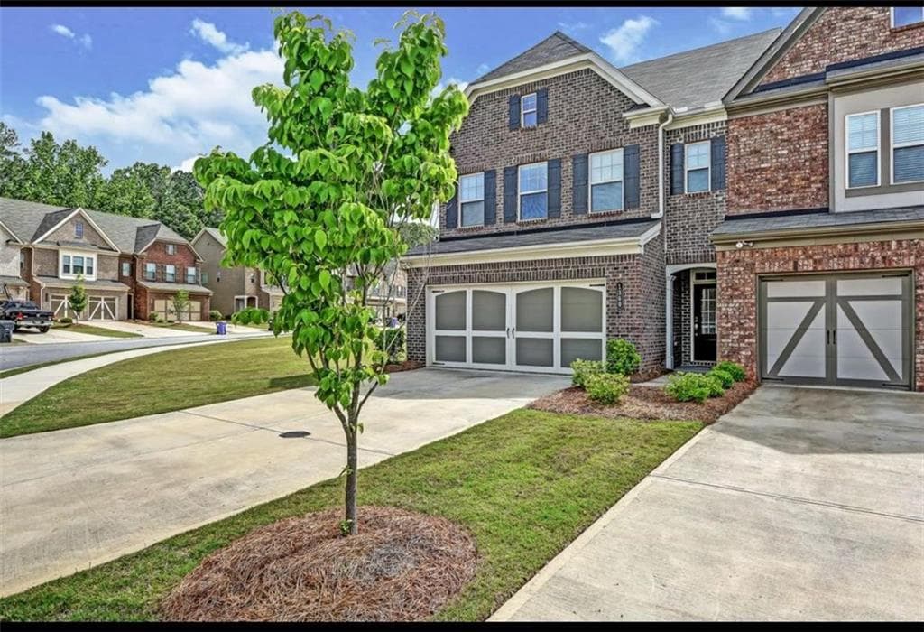 3 bedroom, 3 bathroom townhouse sold at 1360 Hampton Oaks Drive, Alpharetta, GA 30004