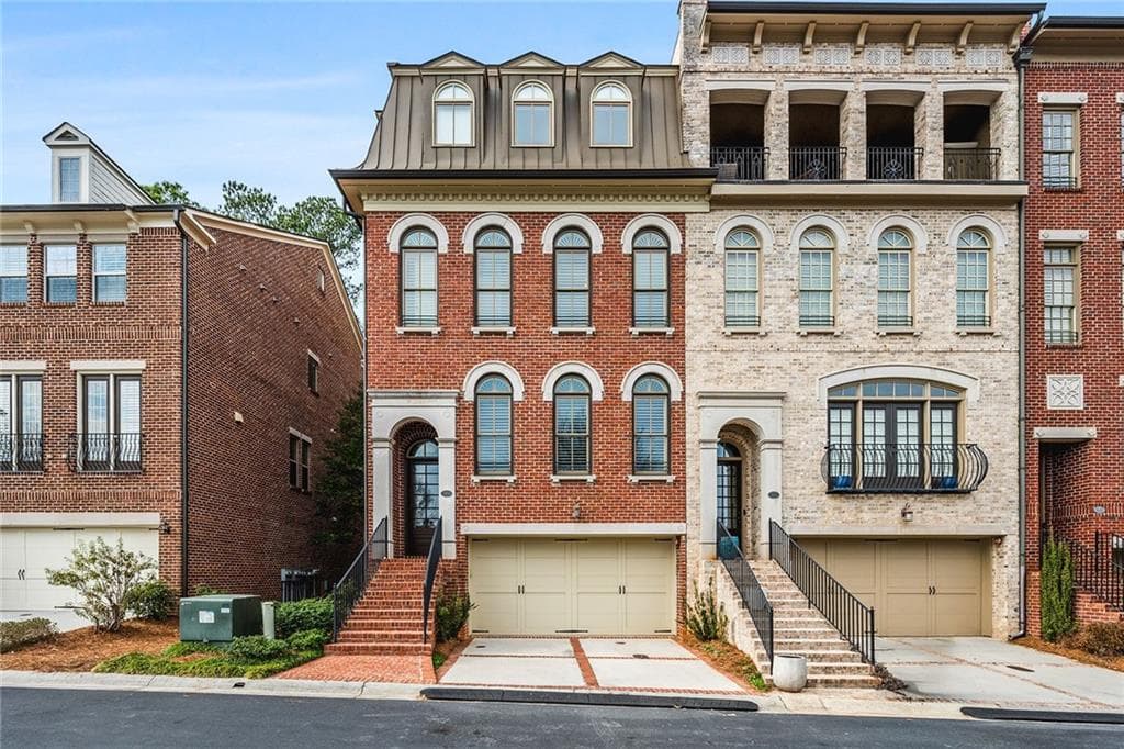 4 bedroom, 5 bathroom townhouse sold at 3641 Broughton Circle, Atlanta, GA 30339
