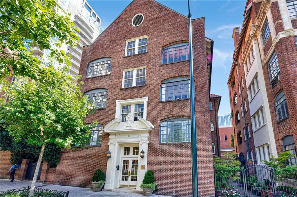1 bedroom, 1 bathroom condominium sold at 93 Peachtree Place 5, Atlanta, GA 30309