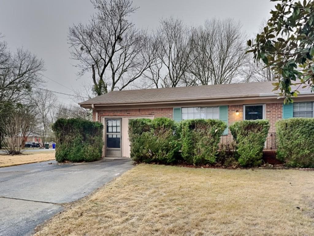 3 bedroom, 2 bathroom single family residence sold at 1581 Wesley Way, Conyers, GA 30012