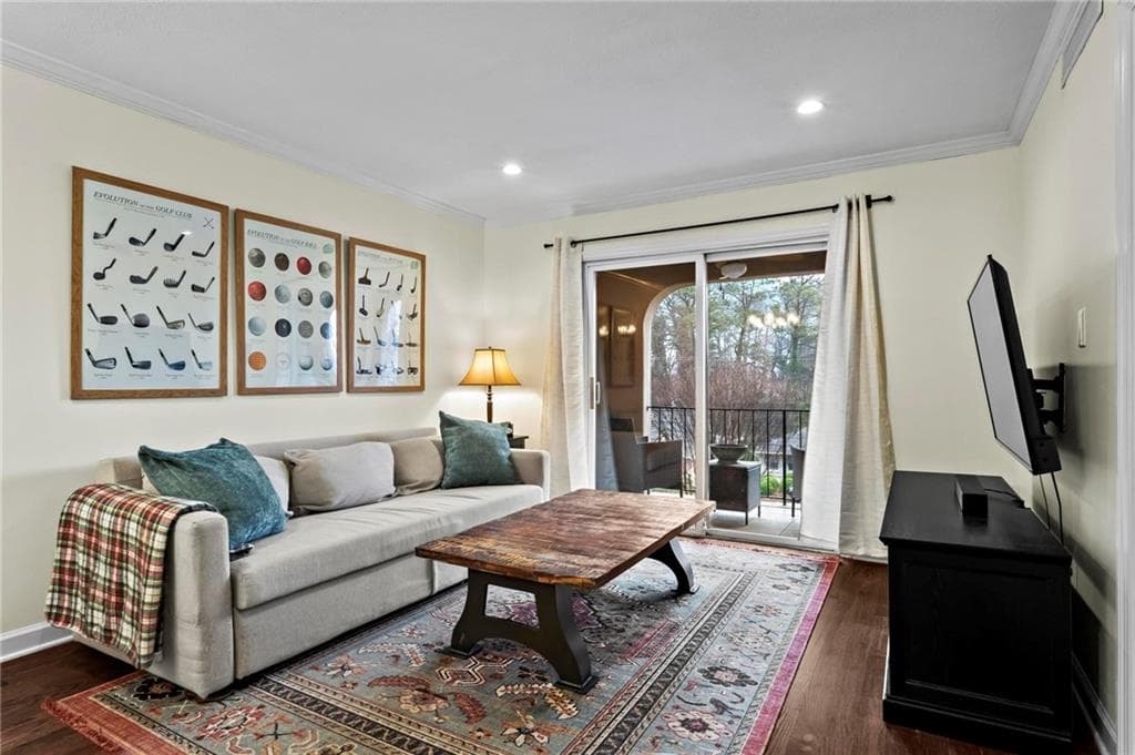 1 bedroom, 1 bathroom condominium sold at 395 Pharr Road 207, Atlanta, GA 30305