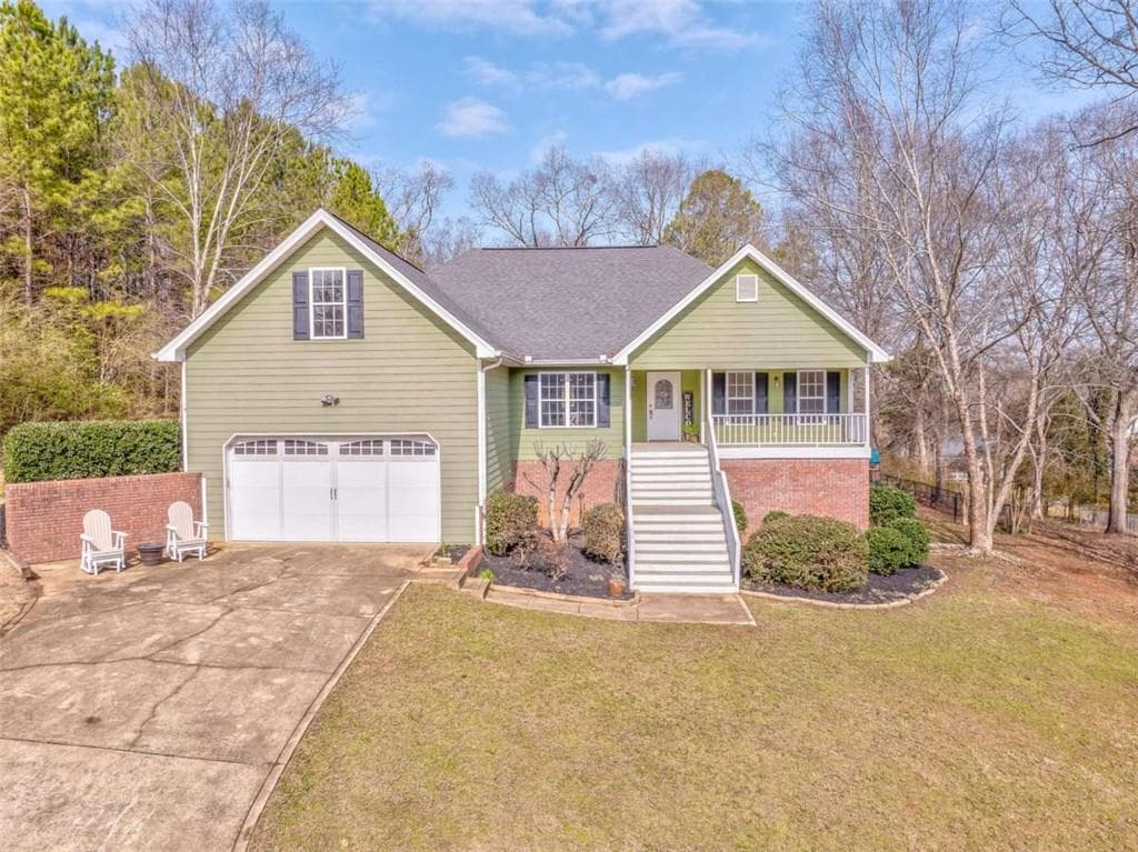 4 bedroom, 4 bathroom, 4,200 sq ft single family residence sold at 31 Heather Circle, Cave Spring, GA 30124