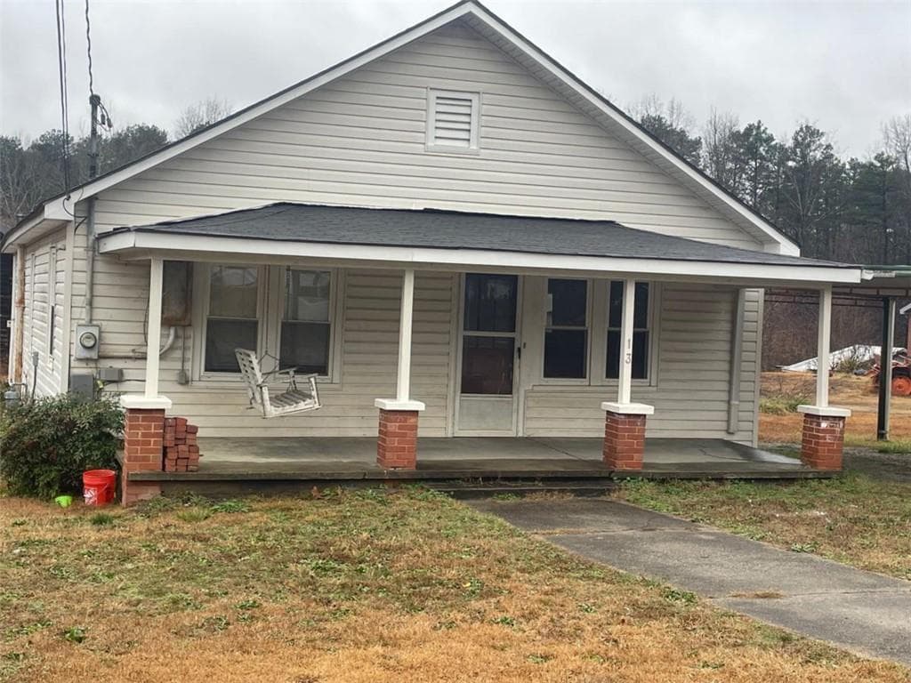 3 bedroom, 2 bathroom single family residence sold at 13 Rumsey Row Drive, Toccoa, GA 30577