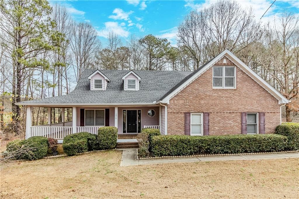 3 bedroom, 3 bathroom single family residence sold at 1070 Thornwood Circle, Covington, GA 30016