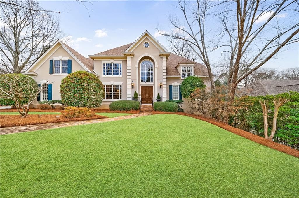 5 bedroom, 6 bathroom single family residence sold at 400 Laurel Chase Court, Atlanta, GA 30327