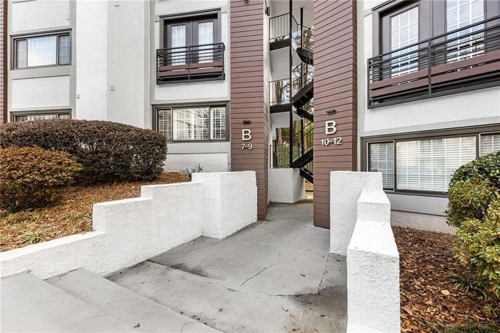 2 bedroom, 2 bathroom condominium sold at 1445 Monroe Drive B7, Atlanta, GA 30324