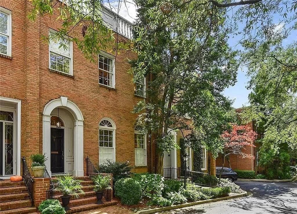 3 bedroom, 5 bathroom, 3,420 sq ft condominium sold at 3131 NW Slaton Drive 24, Atlanta, GA 30305